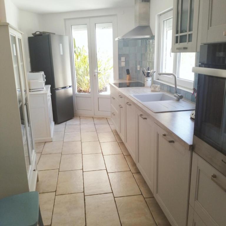 Le Logis du Moulin Gîte avec Jacuzzi, à 800m de la Cité Médiévale - Three-Bedroom House - 9