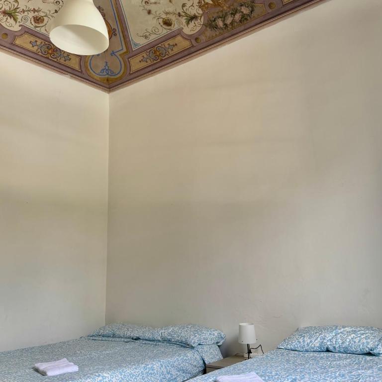 Affittacamere La Stazione - zona ospedale - Bike Welcome - Camera Quadrupla con Bagno in Comune - 4