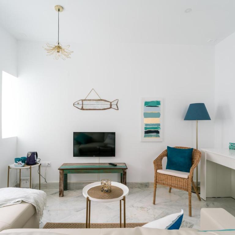 Ático con terraza junto a la playa de La Caleta - Apartamento de 1 dormitorio - 5