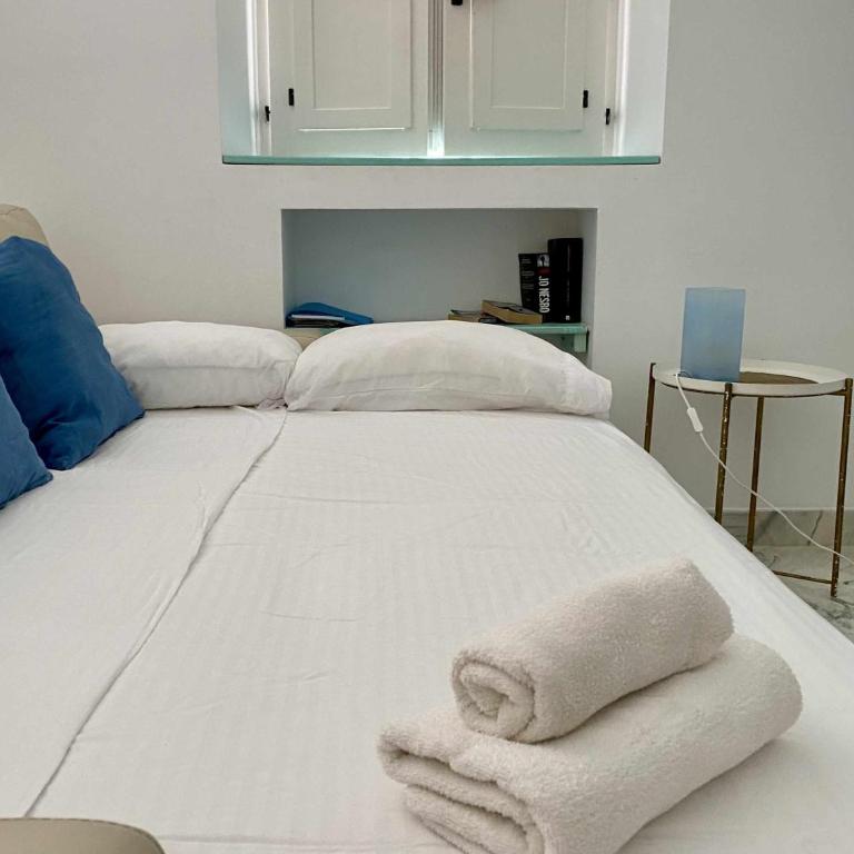 Ático con terraza junto a la playa de La Caleta - Apartamento de 1 dormitorio - 30