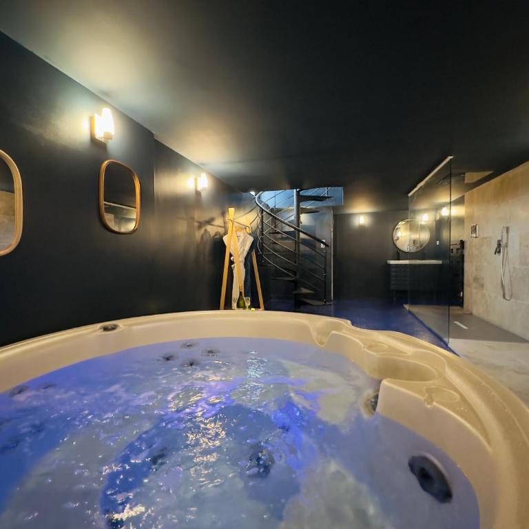 Mieuxqualhotel jacuzzi privatif La Parenthèse - Appartement 1 Chambre - 1