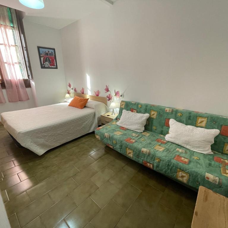 Pensión Borràs - Habitación Triple Económica con baño compartido - 4