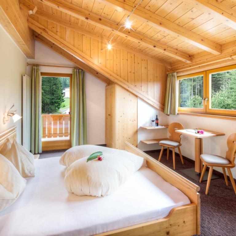 Hotel Wiesl - Double Room with Balcony - 5