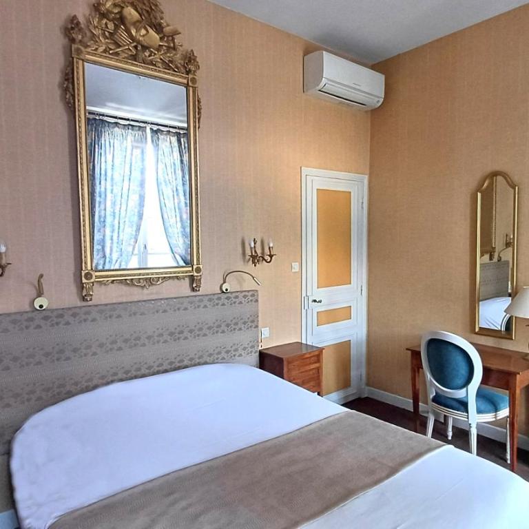 Hotel Montsegur - Chambre Double avec 1 Lit Queen-Size - 1