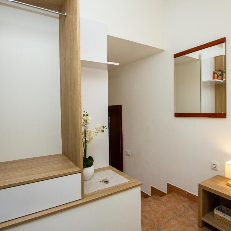 Guest House Jedro - Single Room with Private Bathroom - 14
