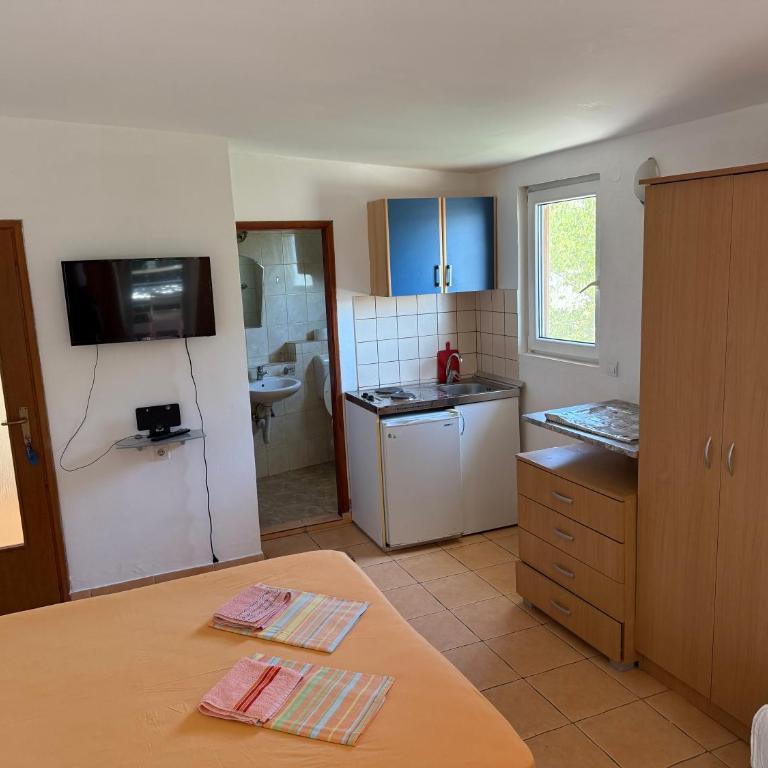 Apartments Vretenicic - One-Bedroom Apartment with Terrace - 1