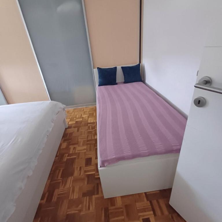 Sunny Sarajevo Stay - One-Bedroom Apartment - 4