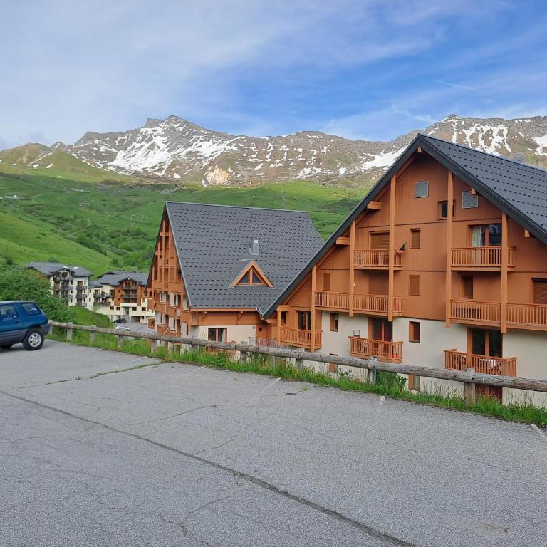 2 pièces vue dégagée montagne à Saint-François-Longchamp - Appartement 2 Chambres - 7