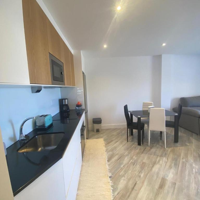 Apartamentos Mar de la Concha - Apartamento de 2 dormitorios con balcón y terraza - 12
