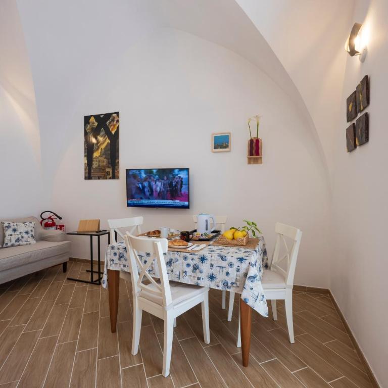 Assia Home - Appartamento con 2 Camere da Letto - 9