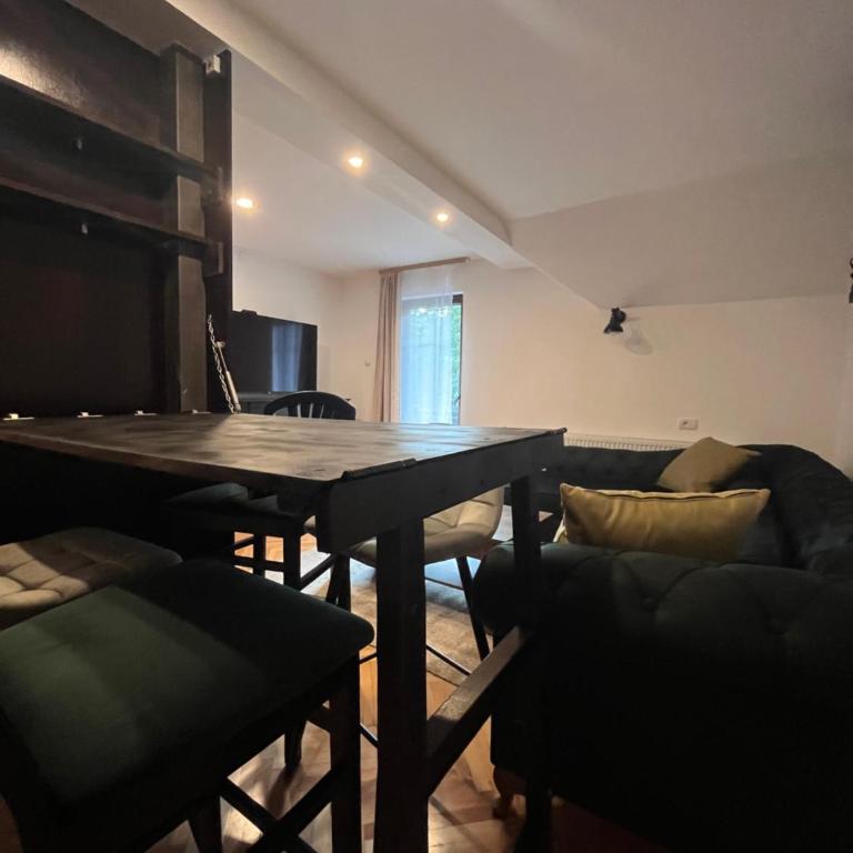 Guest House Vila Pobeda - Apartman Tipa "Suite" sa Terasom - 10
