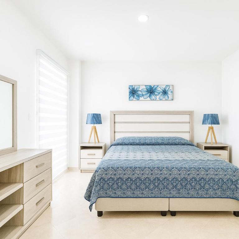 Brujas Tower Beach Resort - Two-Bedroom Apartment with Balcony and Sea View - 4