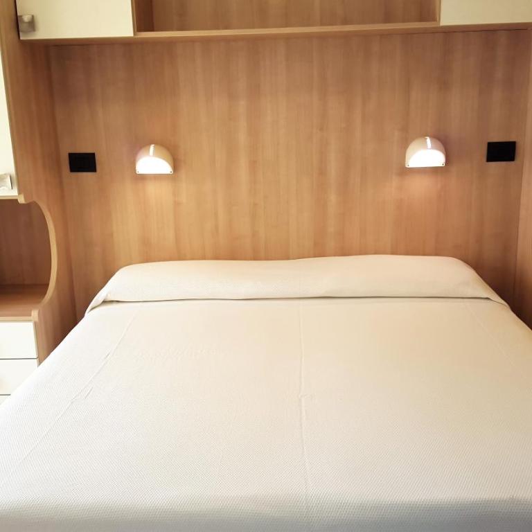 Hotel Trocadero - Doppel- oder Zweibettzimmer - 6