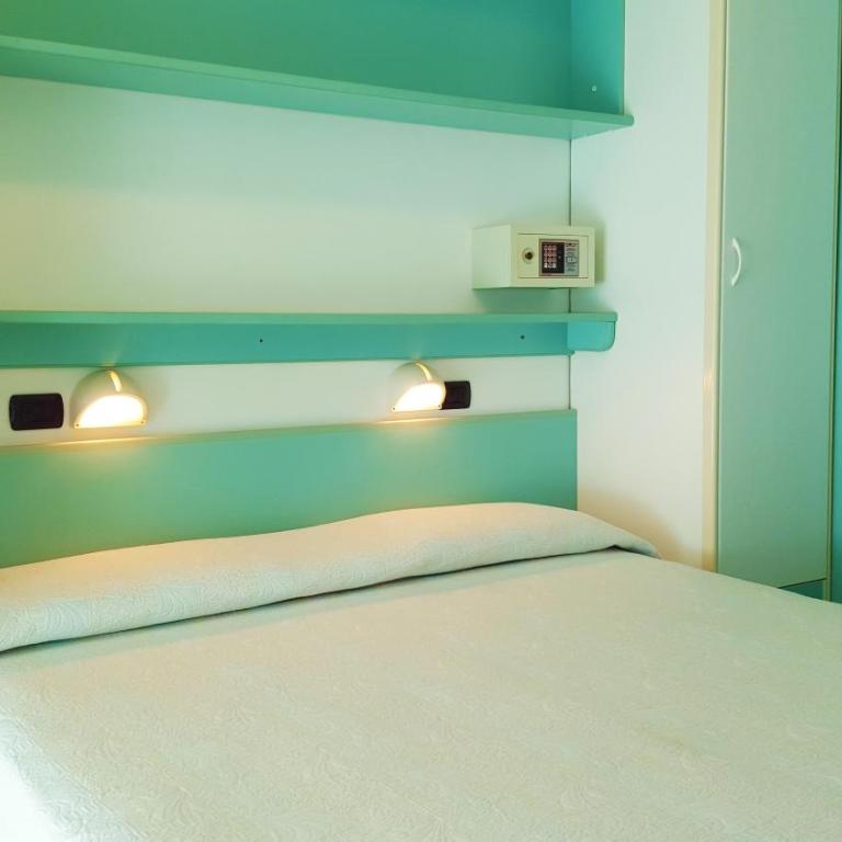 Hotel Trocadero - Doppel- oder Zweibettzimmer - 17