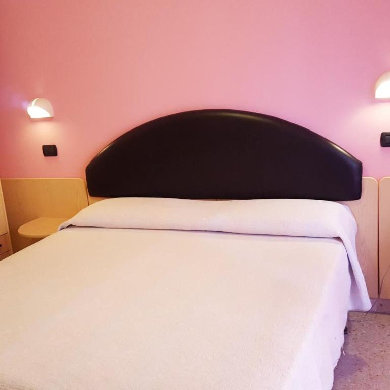 Hotel Trocadero - Doppel- oder Zweibettzimmer - 18