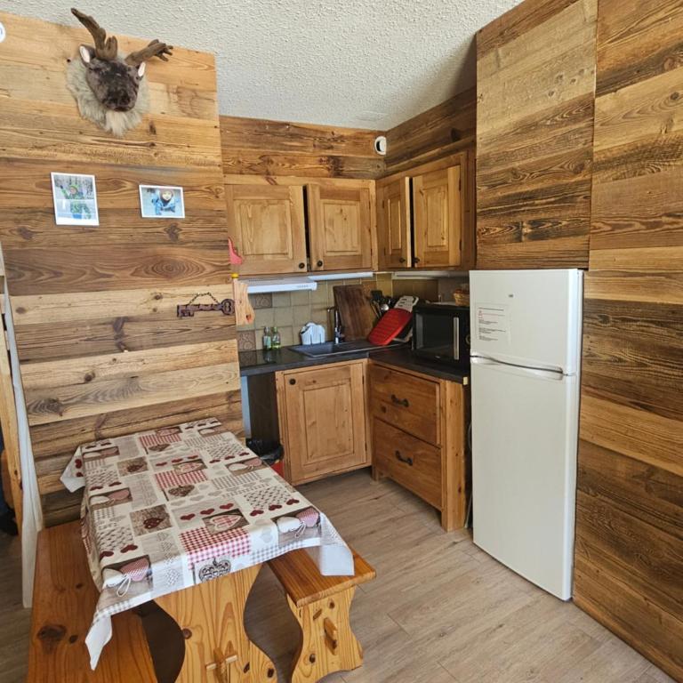 Studio cabine 4 pers Cosy esprit chalet Les glovettes - Appartamento con 1 Camera da Letto - 6