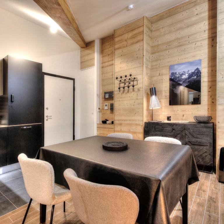 Appartement cosy avec cheminée et parking, proche centre - FR-1-663-38 - Apartment - 6