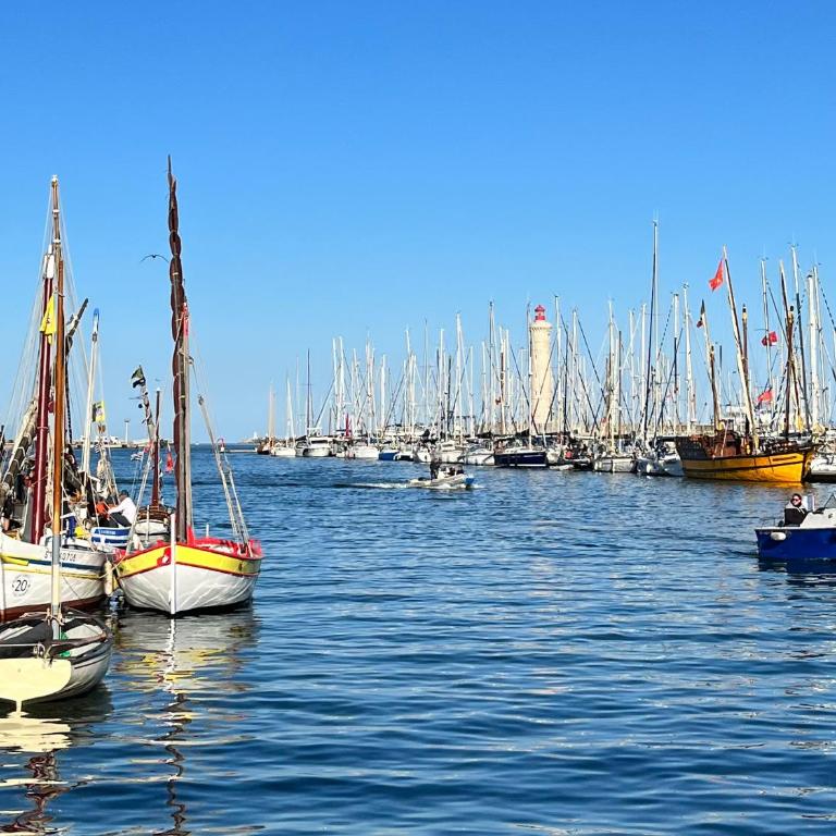 Sète: 2 pièces mezzanine à 300m de la plage avec parking sécurisé - FR-1-338-621 - Apartment - 18