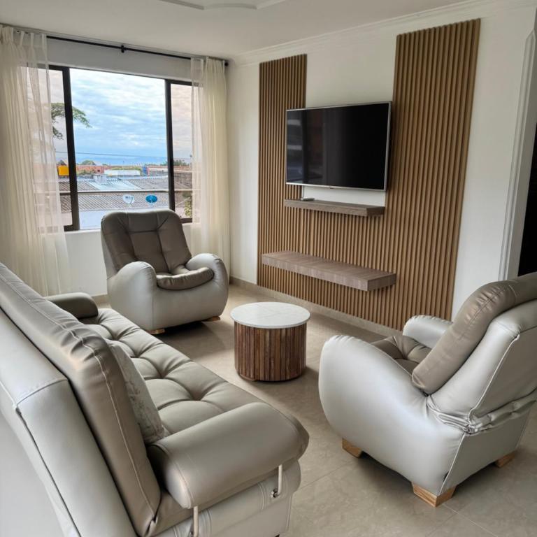 Apartamento 401 acogedor y amplio en la mejor zona de Ibague - Apartamento de 3 dormitorios con vistas al parque - 1