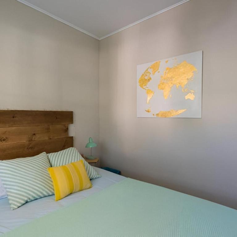 VILLA ESCAPADES AU FERRET idéal Famille ou groupe d'Amis avec piscine chauffée 5 chambres Proche plages et pistes cyclables commerces Séjour paisible au cœur du Bassin d'Arcachon Nous répondons très rapidement aux demandes de renseignements - Villa - 5