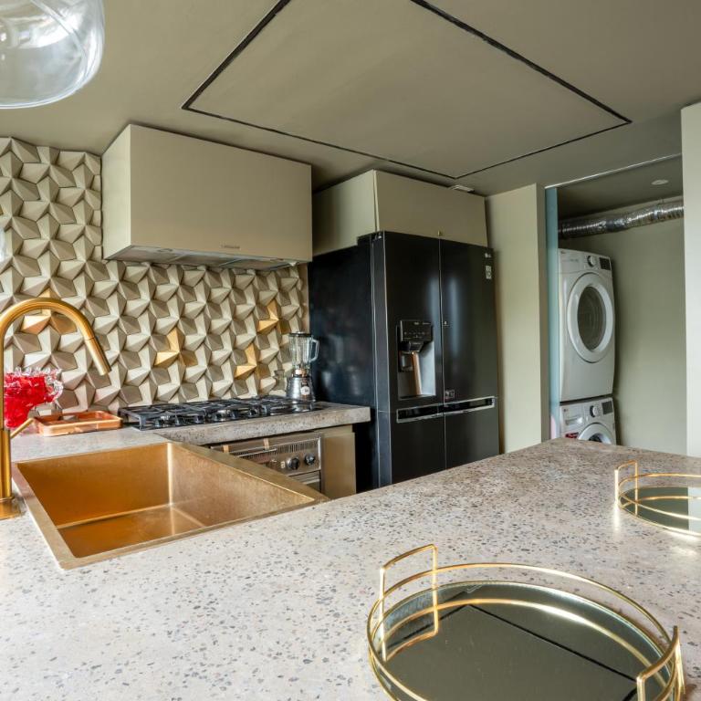 Beautiful PH with Private Jacuzzi - Apartamento - 25