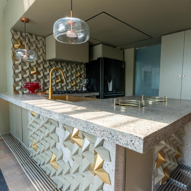 Beautiful PH with Private Jacuzzi - Apartamento - 45