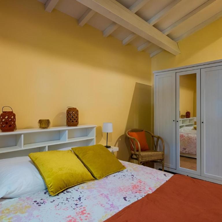 VILLA ESCAPADES AU FERRET idéal Famille ou groupe d'Amis avec piscine chauffée 5 chambres Proche plages et pistes cyclables commerces Séjour paisible au cœur du Bassin d'Arcachon Nous répondons très rapidement aux demandes de renseignements - Villa - 9
