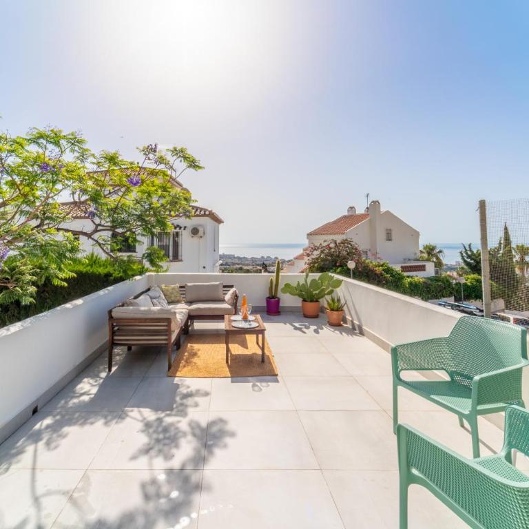 A terrace with sea view, 2 bedrooms apartment in Benalmadena - Apartamento de 2 dormitorios - 2