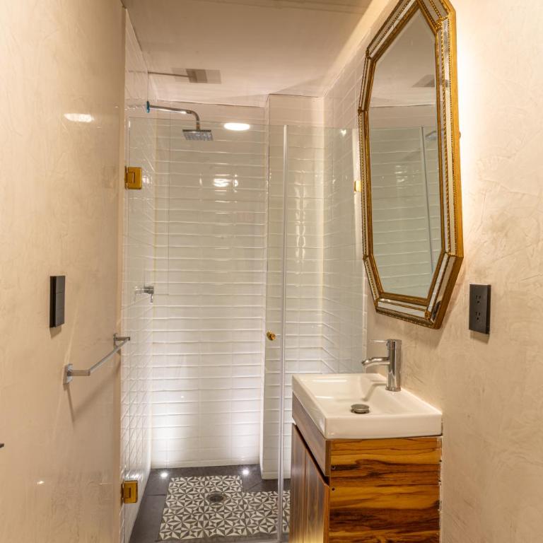 Beautiful PH with Private Jacuzzi - Apartamento - 62