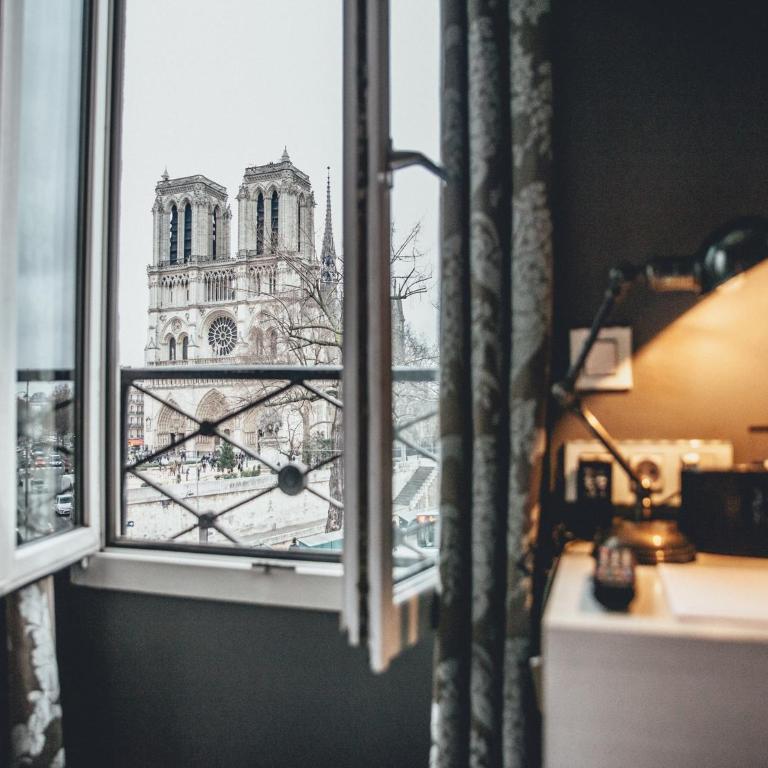 Hotel Le Notre Dame Saint Michel - Chambre Double avec Vue sur la Seine ou Notre-Dame - 1