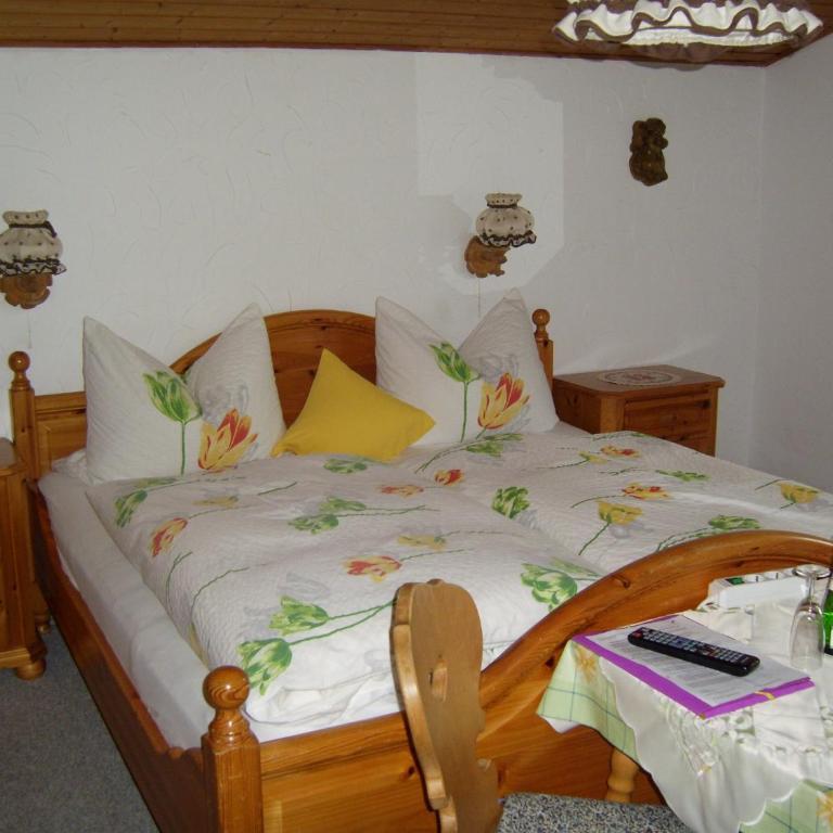 Pension Herzoghäusel - Doppelzimmer mit Balkon - 12
