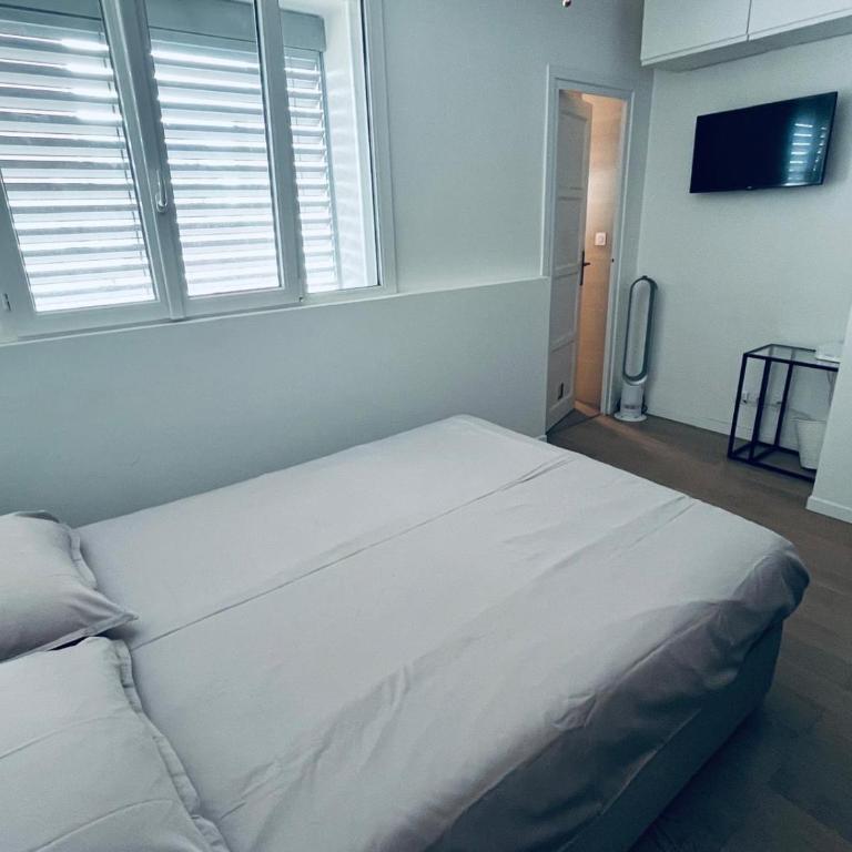 Central and Modern Fully Airconditioned 3 Bedrooms Spacious Bright Flat 300m river bank - Appartamento con 3 Camere da Letto - 9