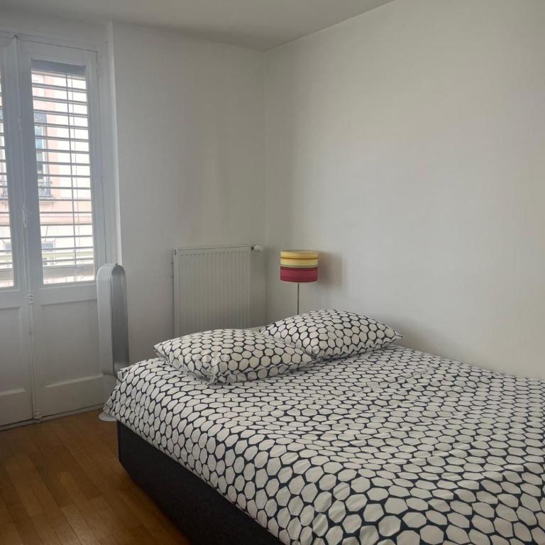 Central and Modern Fully Airconditioned 3 Bedrooms Spacious Bright Flat 300m river bank - Appartamento con 3 Camere da Letto - 13