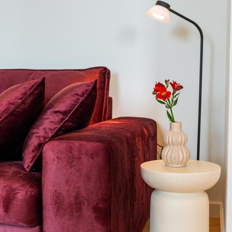 VIRA Bright and Airy 2BR Home with Terrace in Tivat - Two-Bedroom Apartment - 32
