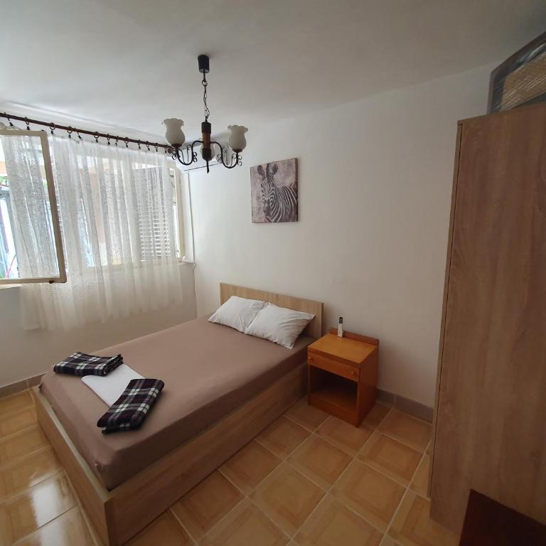 Kiwi - Two-Bedroom Apartment with Garden View - 9