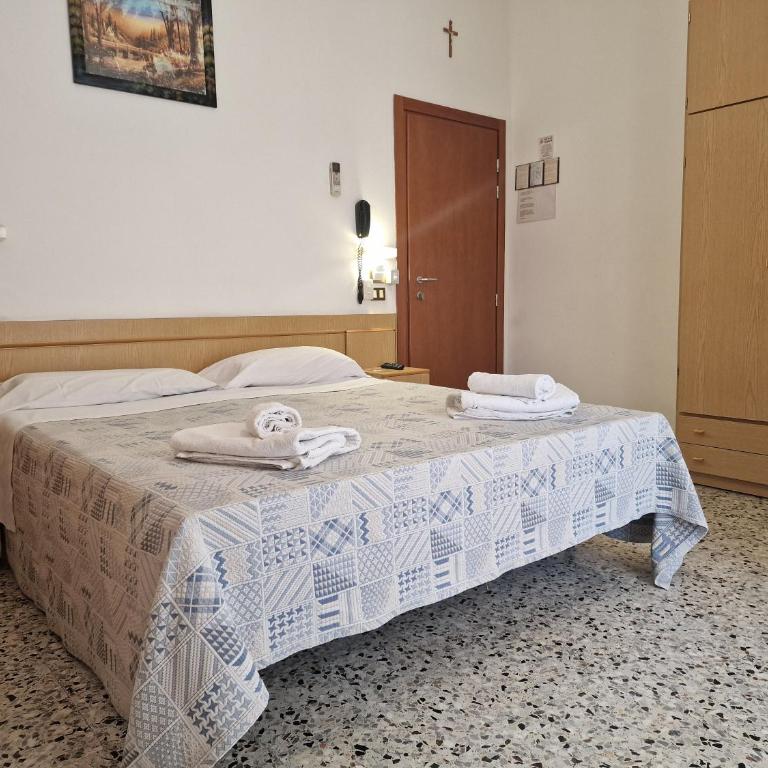 Hotel AnnaMare - Camera Matrimoniale/Doppia con Letti Singoli - 5