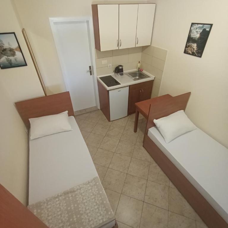 Guest house Rade Z - Twin Room - 2