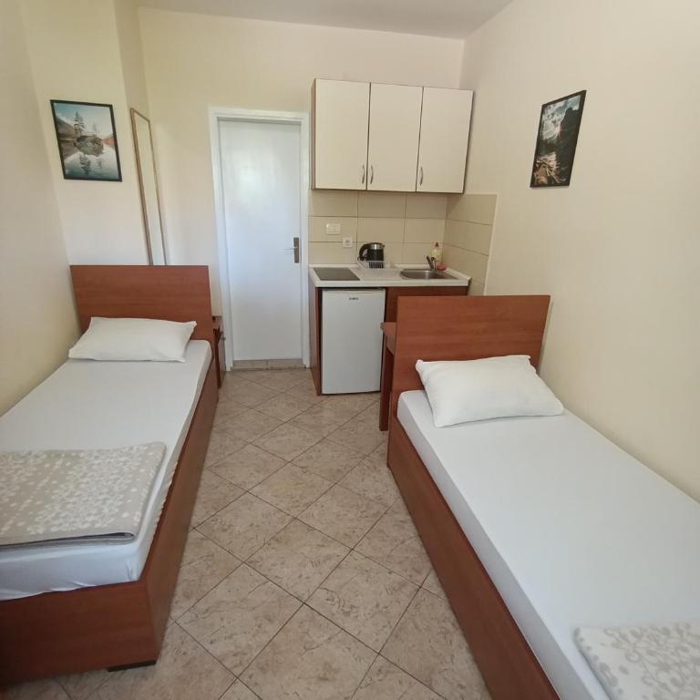 Guest house Rade Z - Twin Room - 1