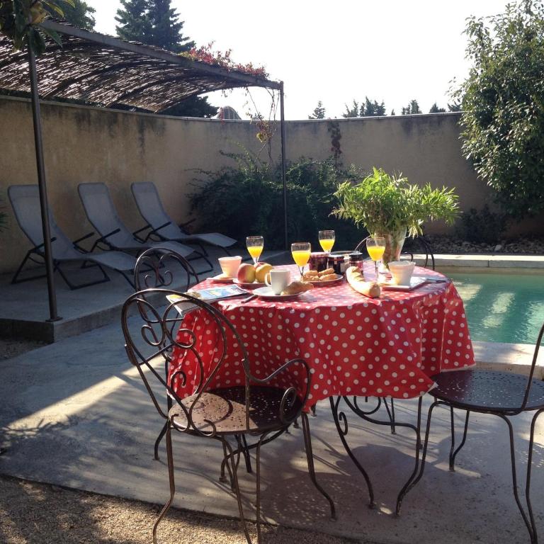 Farmhouse in Carpentras with Pool - Villa 2 Chambres - 5
