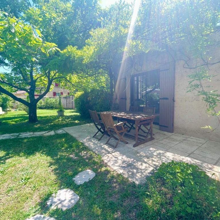 La belle histoire Gîte Ventoux - Studio avec Vue sur Jardin - 11