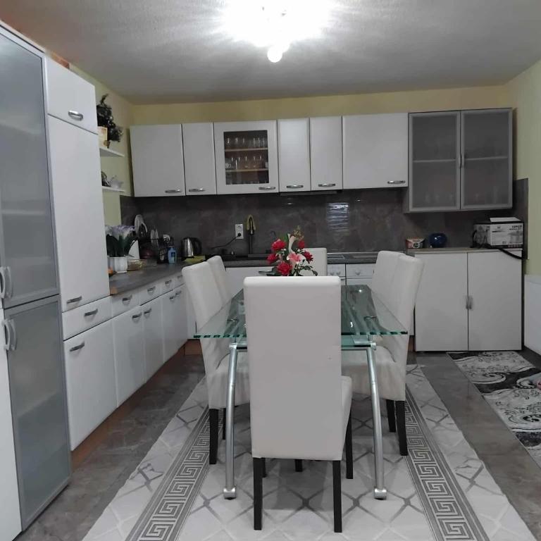 Apartman Kenan - Three-Bedroom Apartment - 7