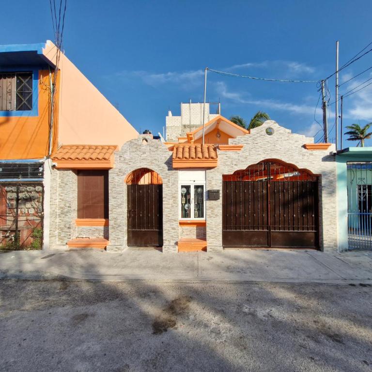 Casa para 18 personas con AC, cocina y a 10 min de la Playa - Three-Bedroom House - 9