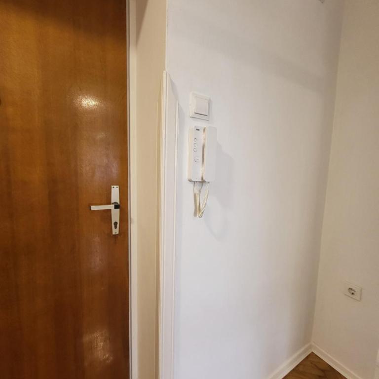 HaDi Home - One-Bedroom Apartment with Balcony - 2