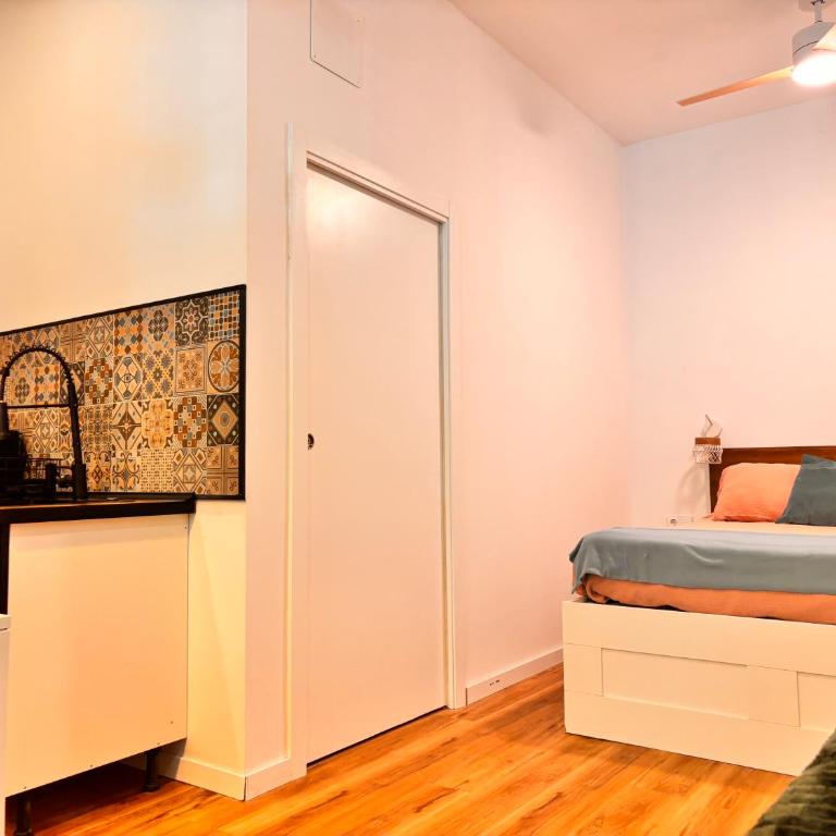 Loft Llum Valencia - One-Bedroom Apartment - 18