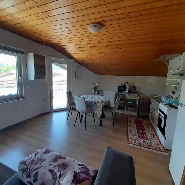 Amina River Apartment - Two-Bedroom Apartment with Lake View - 1