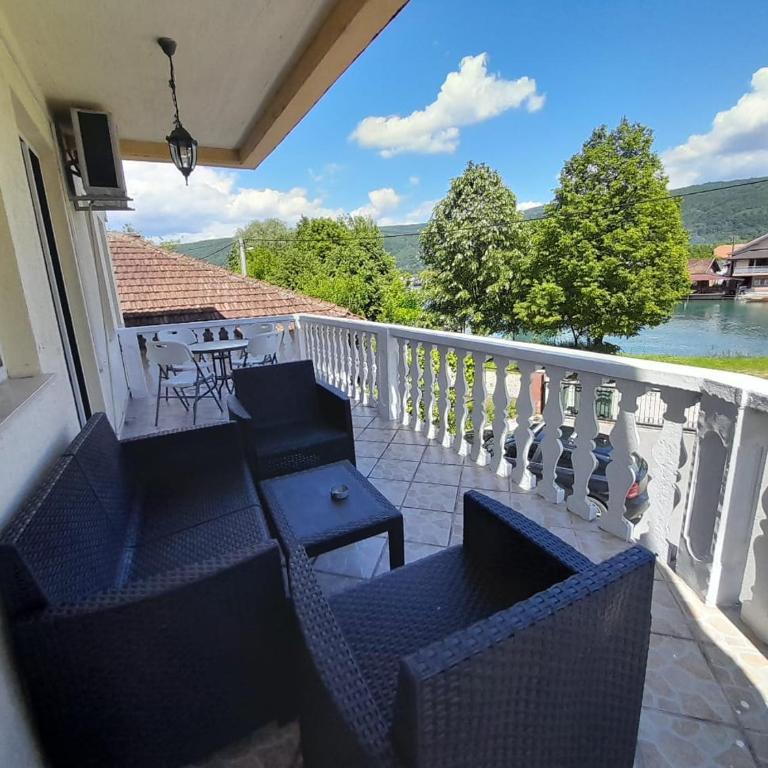 Amina River Apartment - Apartman sa Pogledom na Jezero - 4