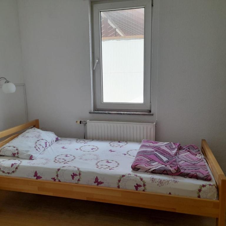 Amina River Apartment - Three-Bedroom Apartment with Lake View - 1