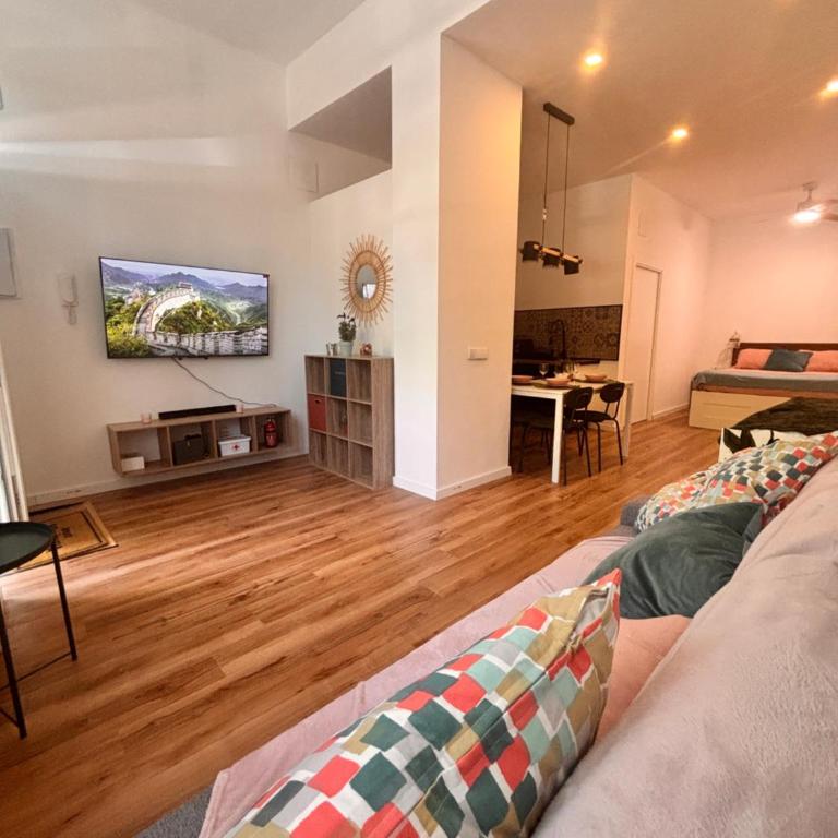 Loft Llum Valencia - One-Bedroom Apartment - 40