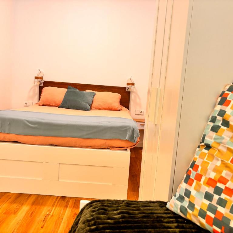 Loft Llum Valencia - One-Bedroom Apartment - 22