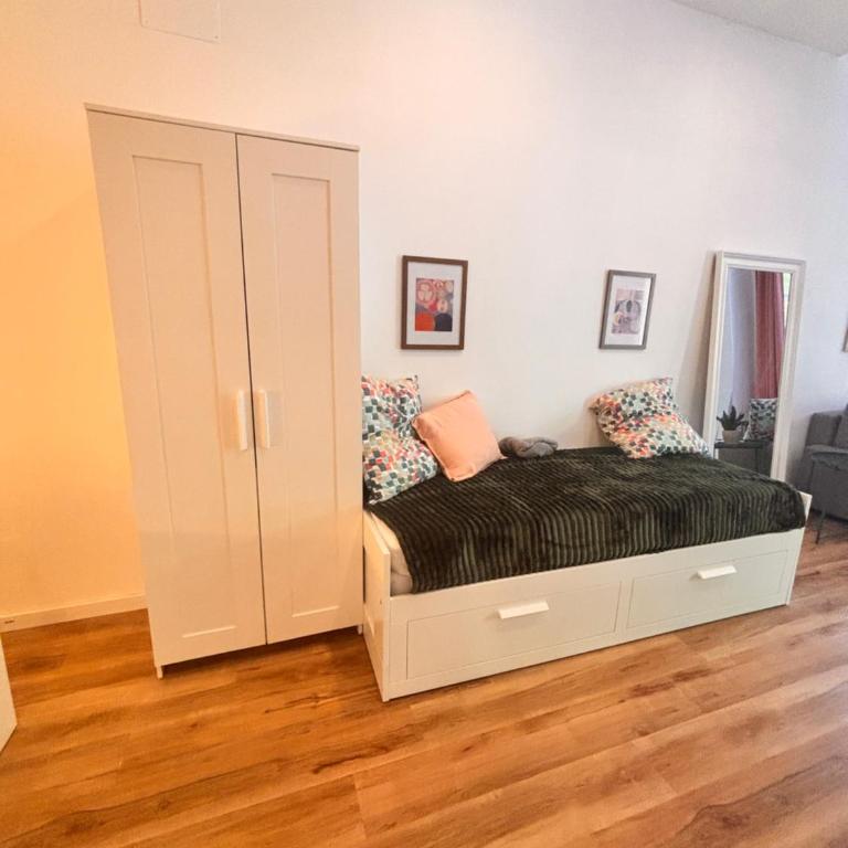 Loft Llum Valencia - One-Bedroom Apartment - 17